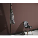 Barna-bordó beütéssel texturált egyszínű (lángálló, mosható) vlies-vinyl tapéta