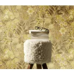 Secret Garden: Arany alapon sárga virágok sárgás-zöldes levelekkel (lángálló, mosható) vlies-vinyl tapéta