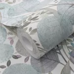 Secret Garden: Fehér alapon petrol pasztelles zöldes virágok levelekkel (lángálló, mosható) vlies-vinyl tapéta