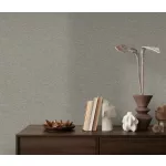 Secret Garden: Egyszínű közép szürke csipetnyi barnával lenes hatású textúrájú (lángálló, mosható) vlies-vinyl tapéta