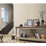 Halvány bézs alapon csillámos egyszínű strukturált vlies-vinyl tapéta