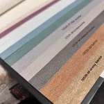 Aranybarna alapon ARANY csillámos egyszínű strukturált vlies-vinyl tapéta