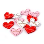 Fából készült Hand made PIROS SZÍVECSKE felvarrós táblácska 23x30 mm