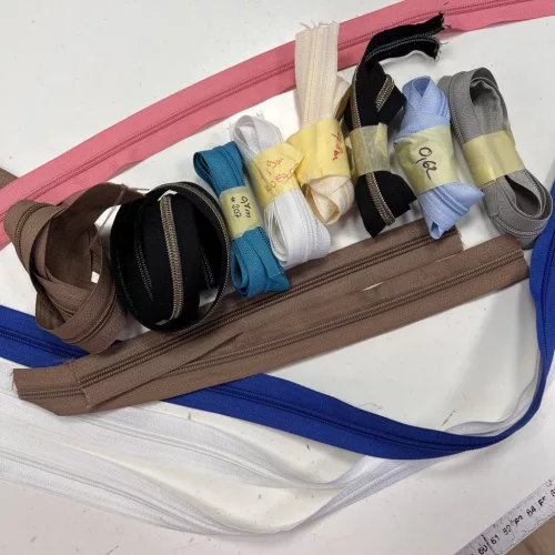 Cipzár alkotó csomag No.2. (kb. 9,3 méternyi, nagyfogú folyóméteres cipzár csomag)