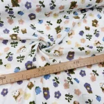 Világos alapon kék-lila-barna virágos duplagéz