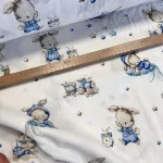Fehér alapon kék kisfiú vonatozó nyuszis duplagéz