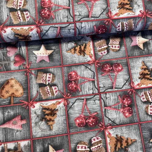 Szürke fa alapon négyzetekben kesztyű, csengő karácsonyi dekortextil (TH)