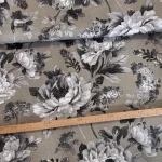 Barnás-szürkés a. fekete-fehér rózsás dekortextil (TH)
