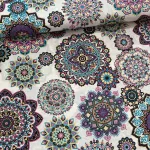 Világos alapon ciklámen-sárga-kék mandalás dekortextil