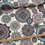 Világos alapon ciklámen-sárga-kék mandalás dekortextil