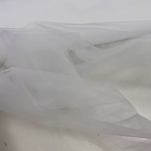 Fehér (tört fehér) fátyol tüll (160 cm széles)