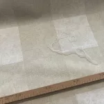 Vízálló impregnált dekortextil: Natúr alapon négyzetes-halvány mintás