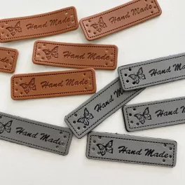  Műbőr Hand made feliratos felvarrható vagy ragasztható címke (5 * 1,5 cm-es)