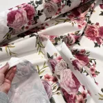 Fehér alapon vintage rózsás party vízlepergető szövet