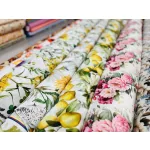 Rózsaszín bazsarózsás vízlepergető szövet