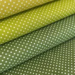 0,31 m Szál hibas EGYBEN KÉRHETŐ Kiwi zöld alapon 2 mm-es kis pöttyös pamutvászon (7676 Kiwi)