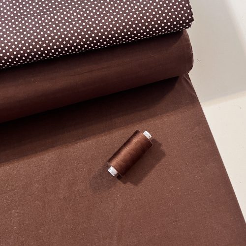 0,26 m EGYBEN KÉRHETŐ Csokibarna egyszínű pamutvászon (Chocolate B. TPX 18-1222)