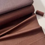 1,45 m Foltos EGYBEN KÉRHETŐ Csokibarna egyszínű pamutvászon (Chocolate B. TPX 18-1222)