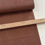 0,6 m Szálhibás EGYBEN KÉRHETŐ Toffifee barna alapon 2 mm-es kispöttyös pamutvászon (Toffee/Coffee)
