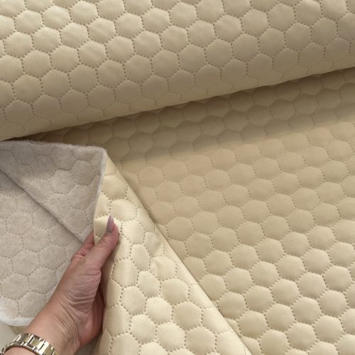 0,62 m EGYBEN KÉRHETŐ Steppelt vízlepergető (flízzel bélelt) anyag: Krém (#16)