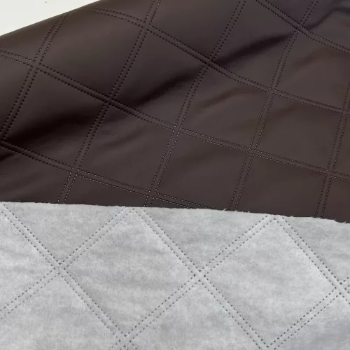 KIÁRUSÍTÁS: Steppelt textilbőr bútorszövet flíz béléssel: Csokibarna 10 cm-es négyzetes