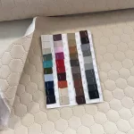 Steppelt műbőr flíz béléssel: Matt krém (#19)