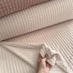 0,55 m EGYBEN KÉRHETŐ Dombor mintás wellsoft: Halvány rózsaszín